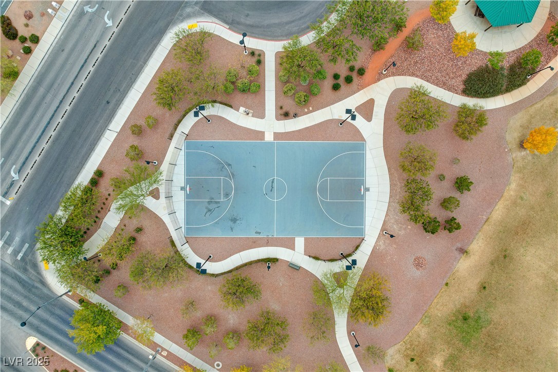 10135 Amana Oaks Avenue