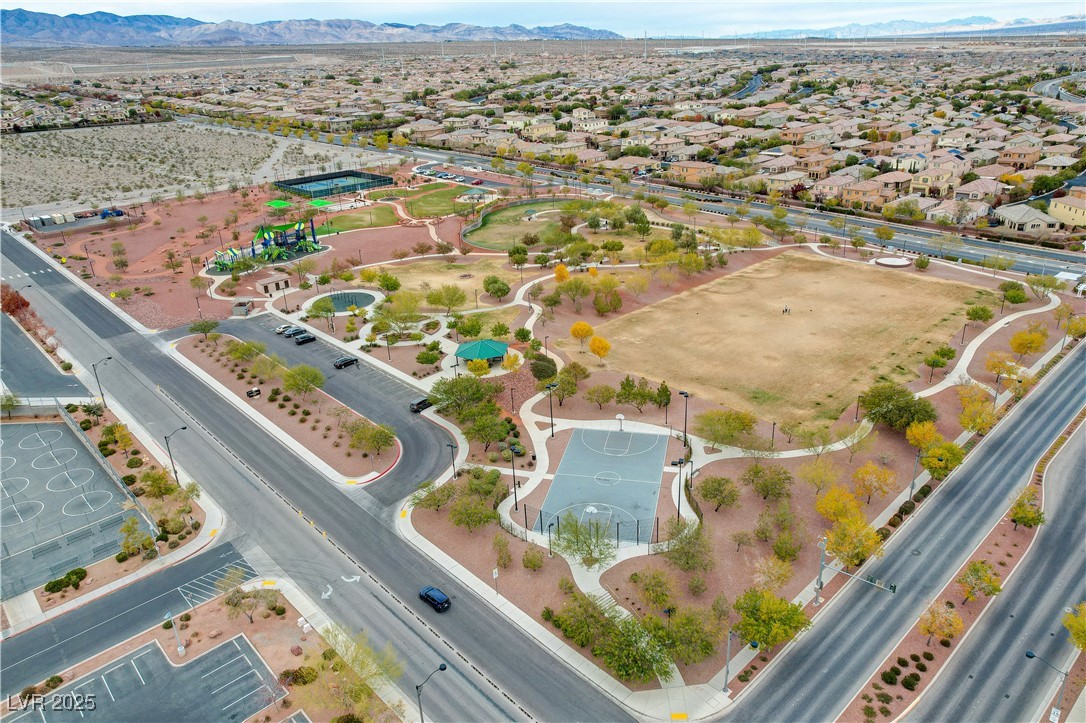 10135 Amana Oaks Avenue