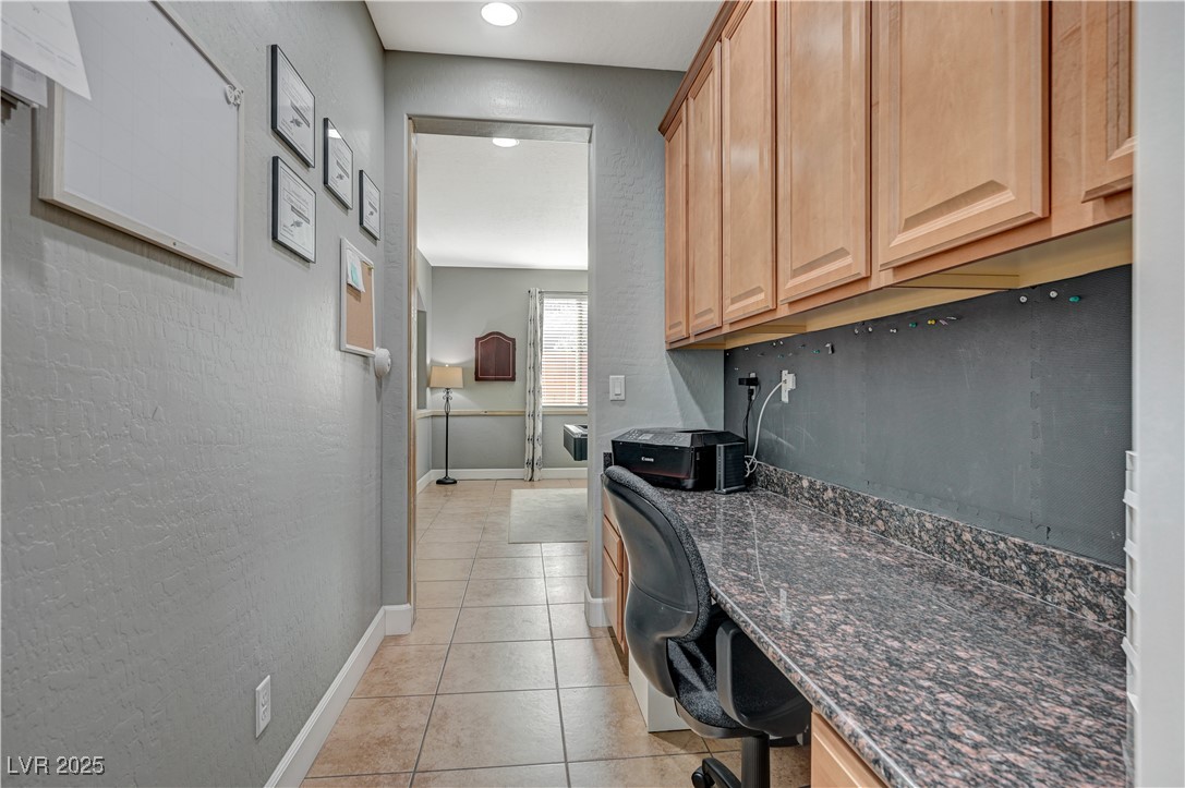 10135 Amana Oaks Avenue