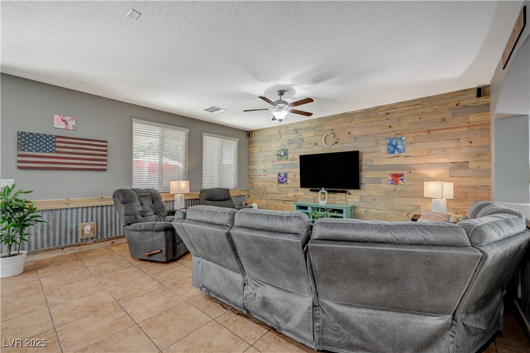 10135 Amana Oaks Avenue