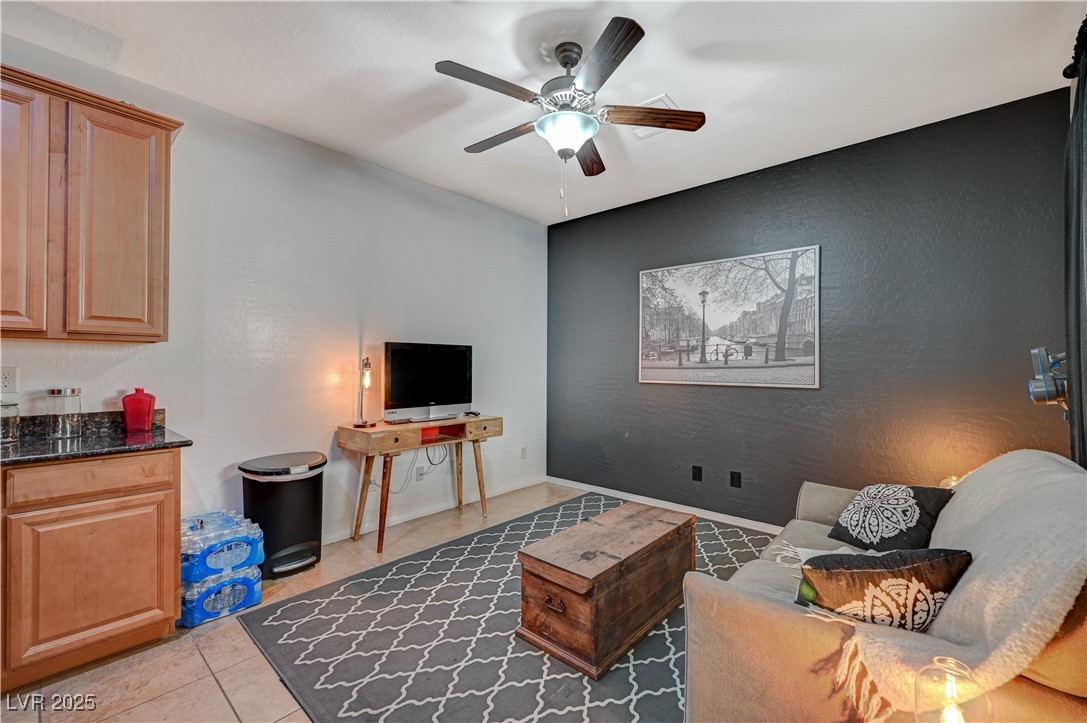 10135 Amana Oaks Avenue