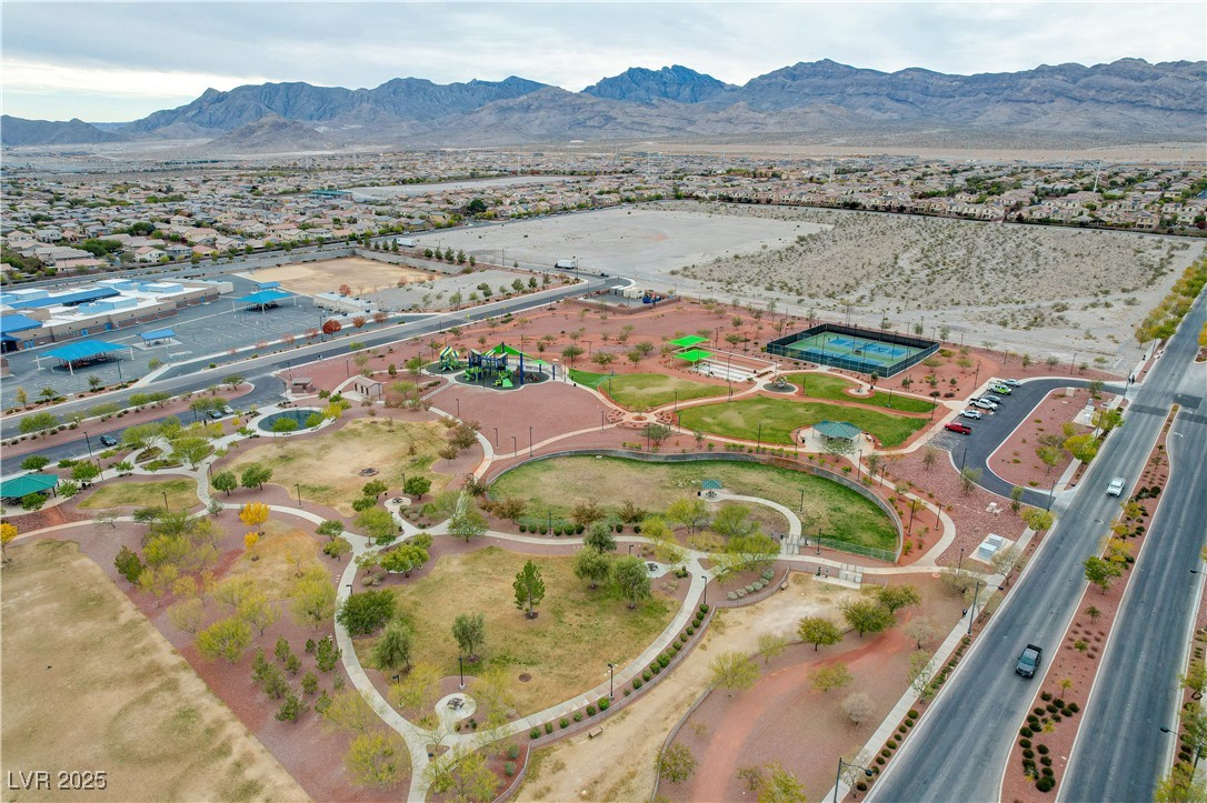 10135 Amana Oaks Avenue