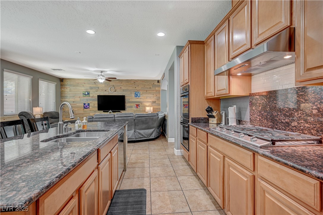 10135 Amana Oaks Avenue