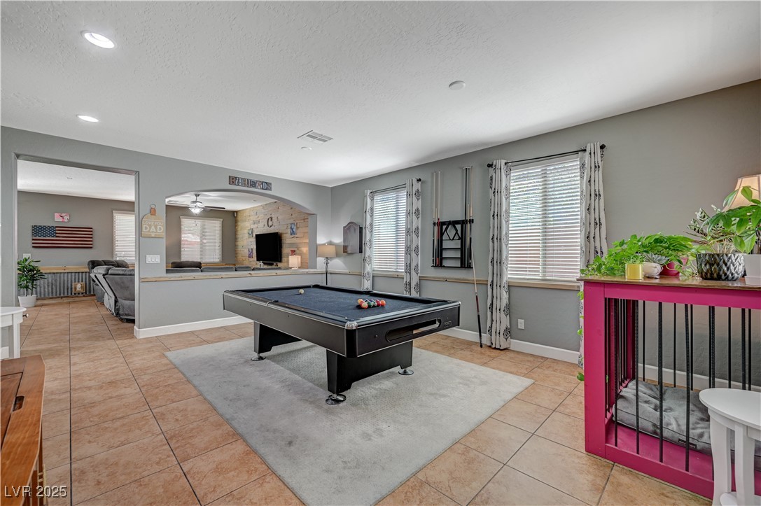 10135 Amana Oaks Avenue