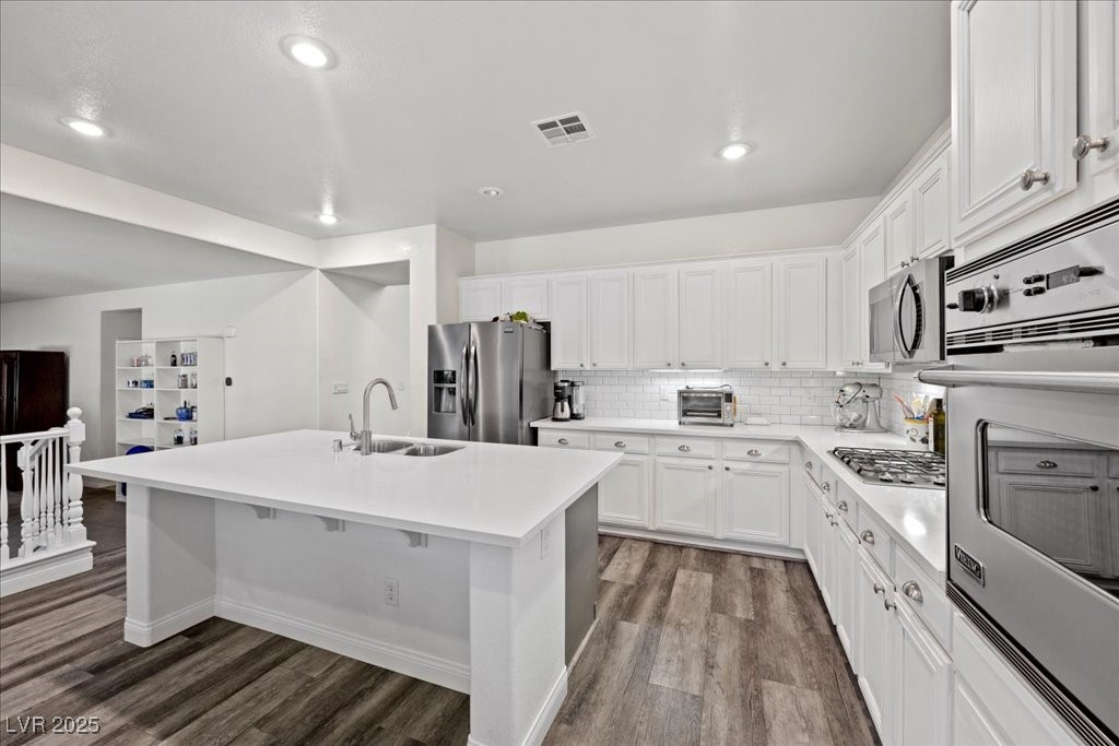 2717 Cool Lilac Avenue