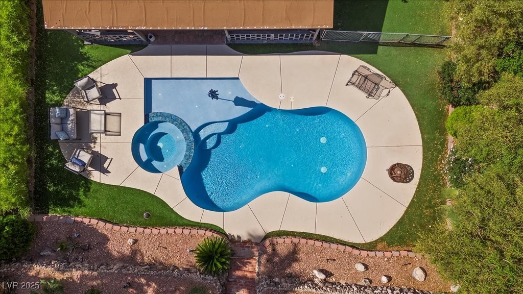 2717 Cool Lilac Avenue