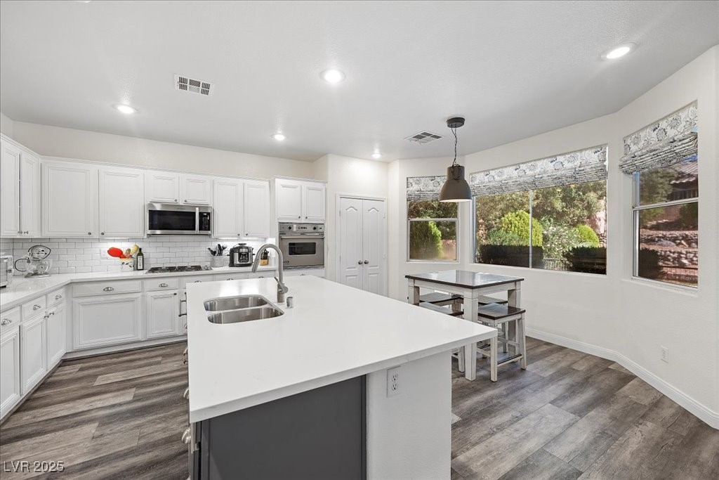 2717 Cool Lilac Avenue