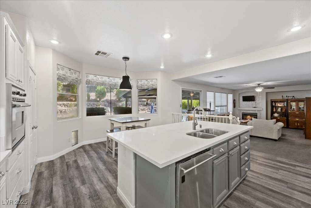 2717 Cool Lilac Avenue