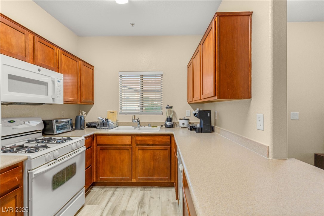 2291 West Horizon Ridge Parkway 8248