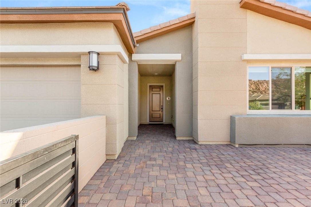 2069 Alto Vista Drive