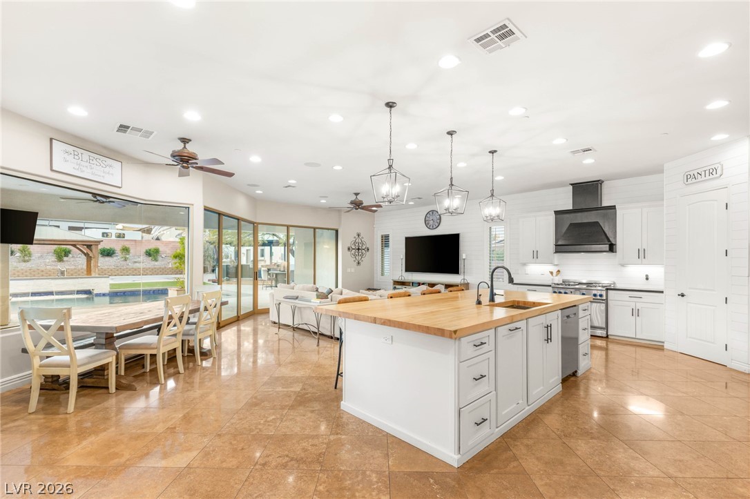1035 Aviator Court