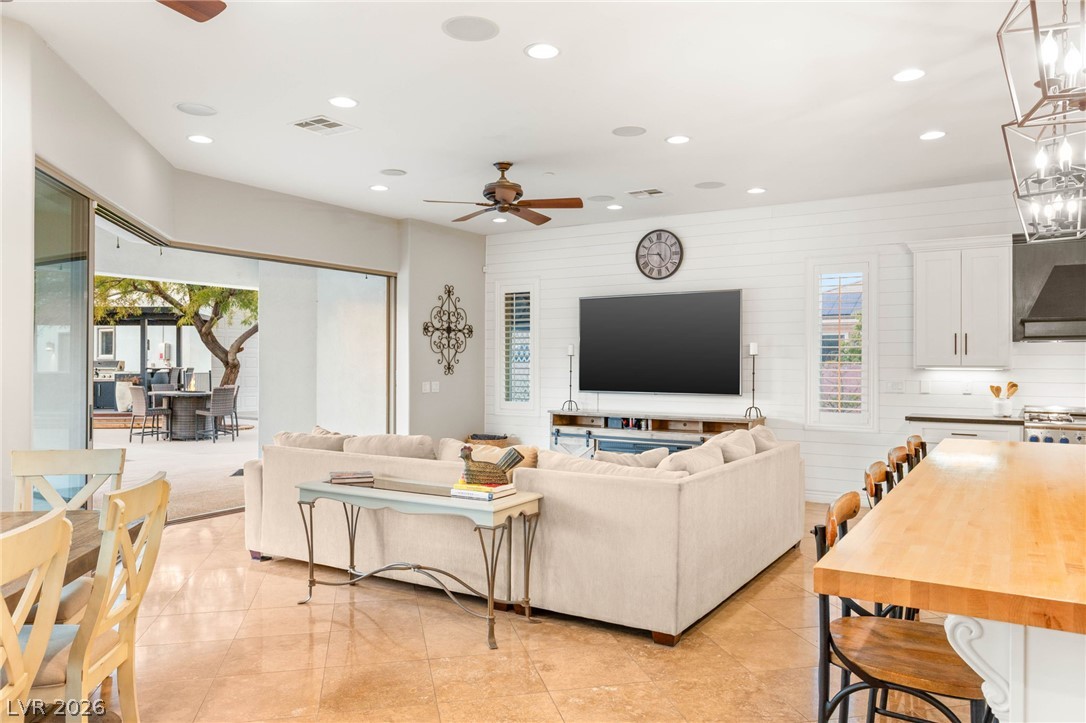 1035 Aviator Court