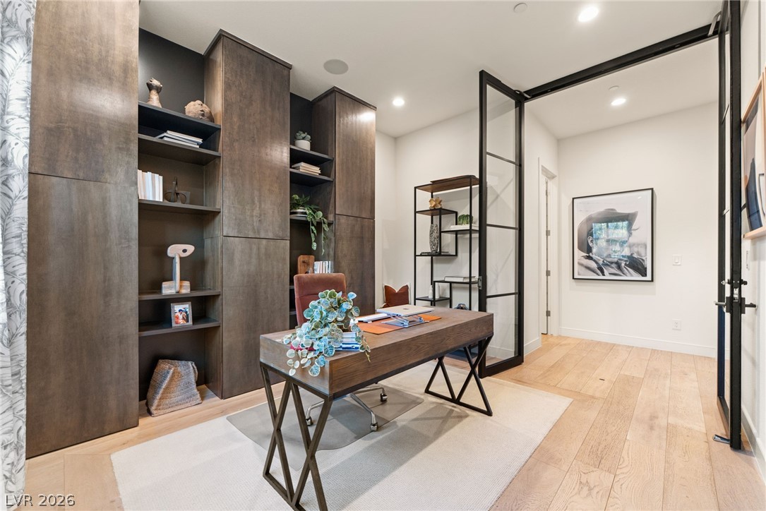 10125 Sequoia Glen Avenue