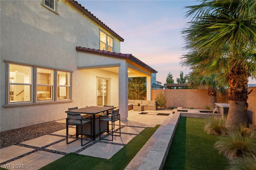 10125 Sequoia Glen Avenue