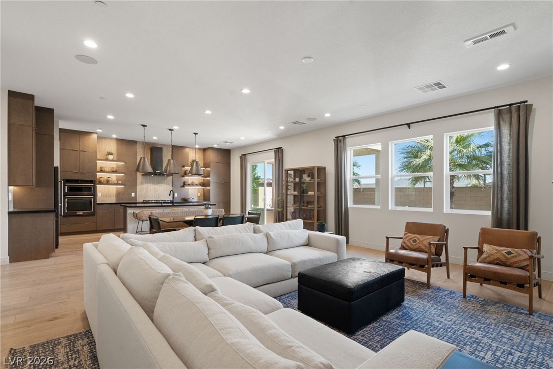 10125 Sequoia Glen Avenue