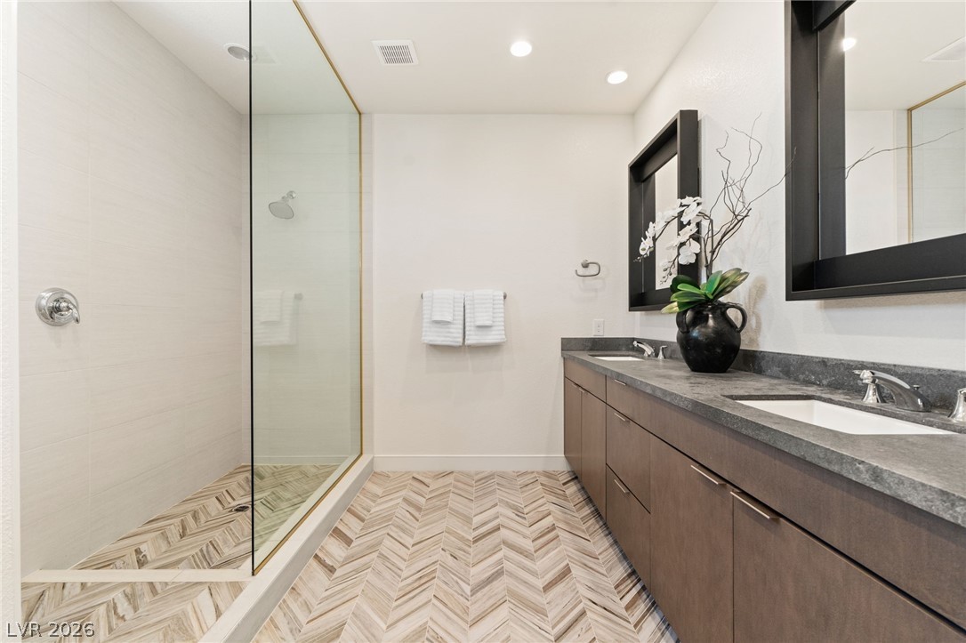 10125 Sequoia Glen Avenue