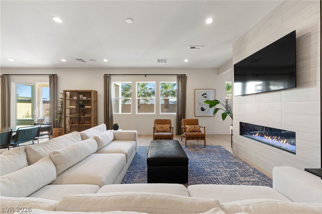 10125 Sequoia Glen Avenue