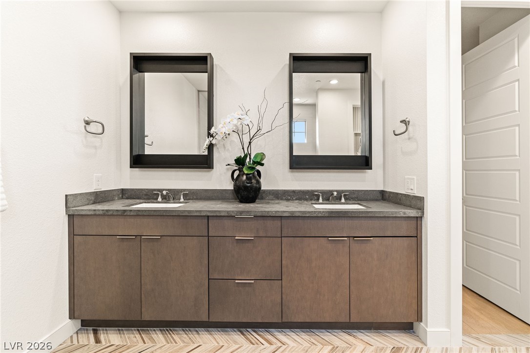 10125 Sequoia Glen Avenue