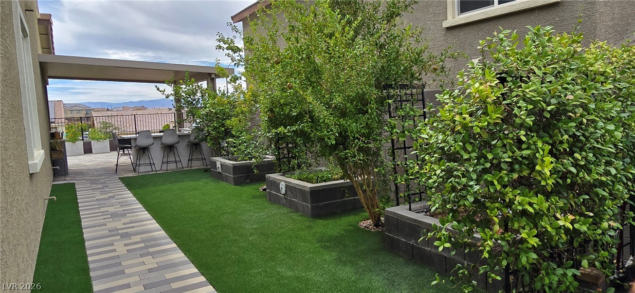 333 Crimson Edge Street