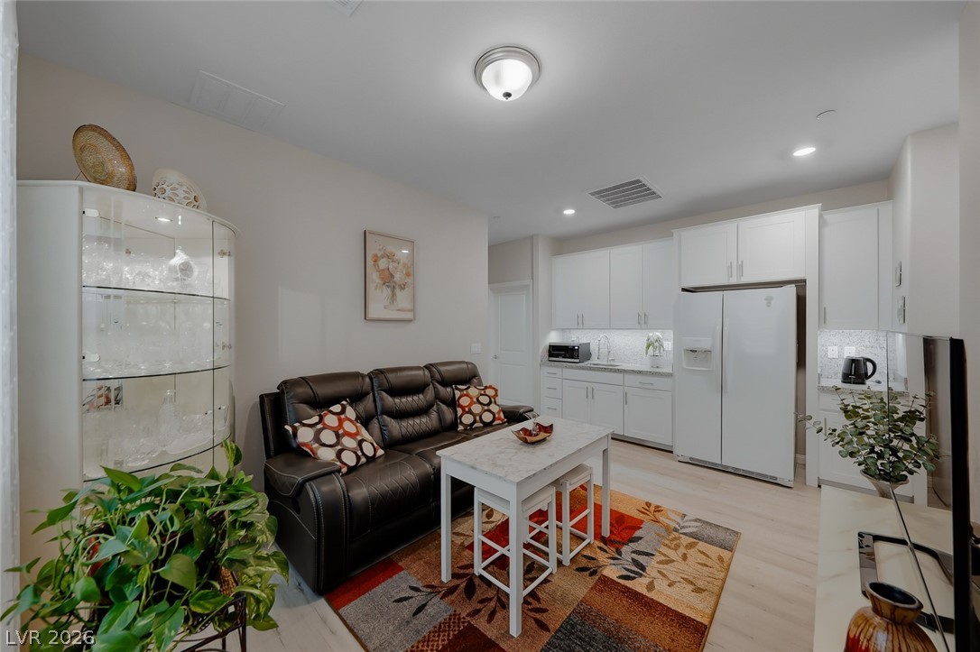 333 Crimson Edge Street