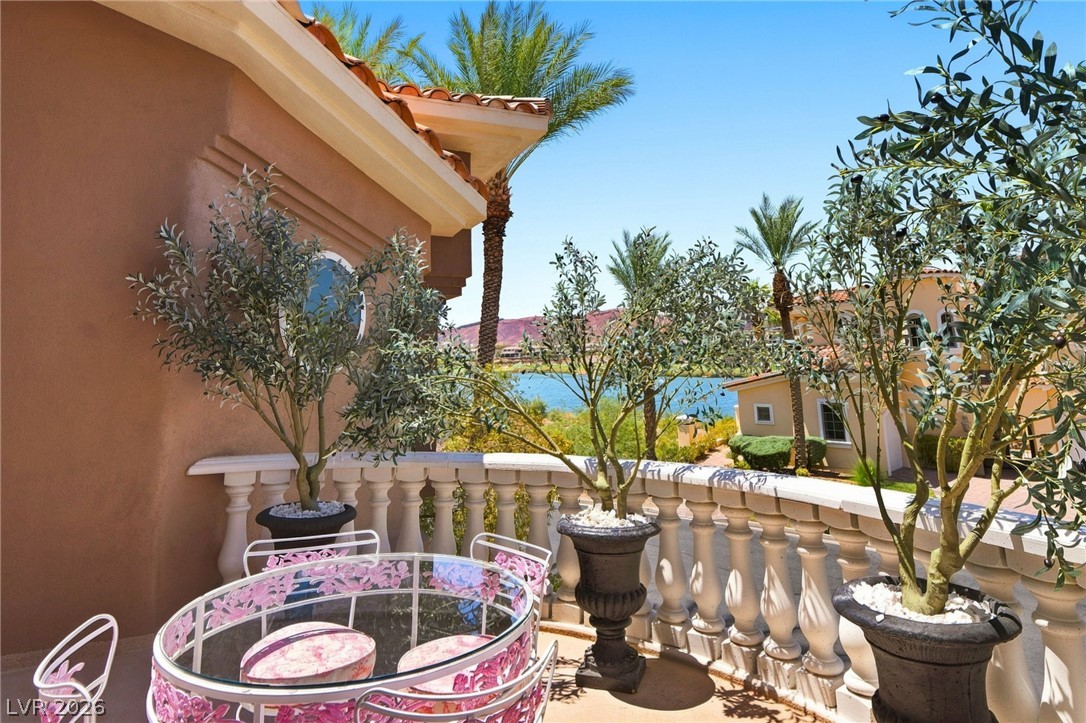 7 Rue Promenade Way
