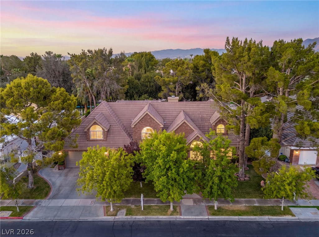 2252 Buckingham Court