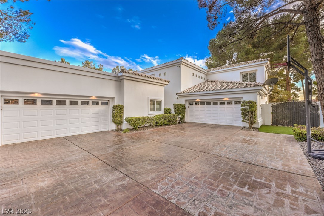 2228 Chatsworth Court