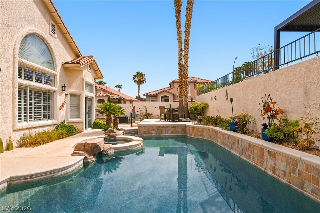 3049 Blazing Creek Way