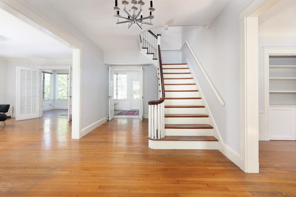 377 Waverley Ave