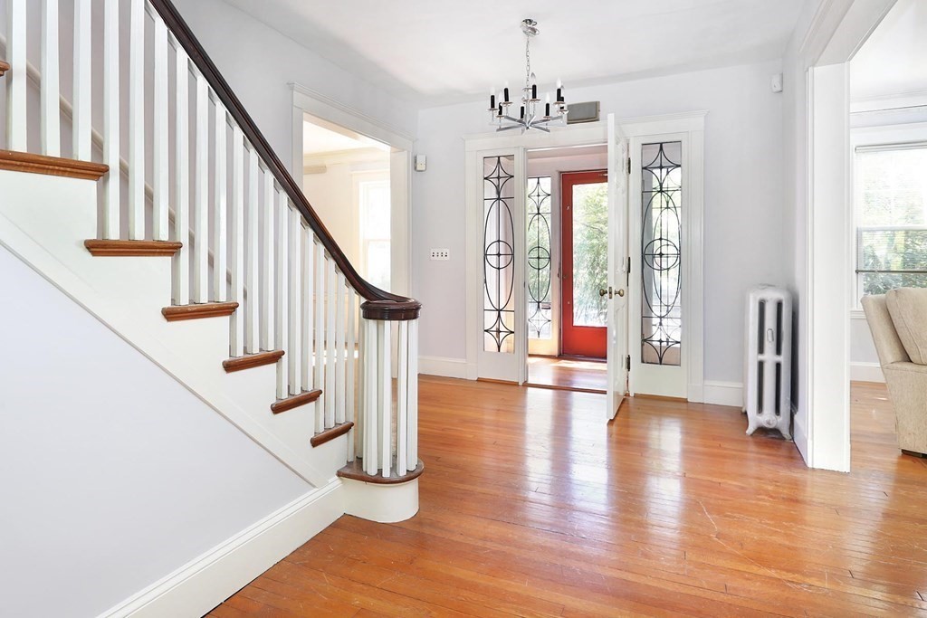 377 Waverley Ave