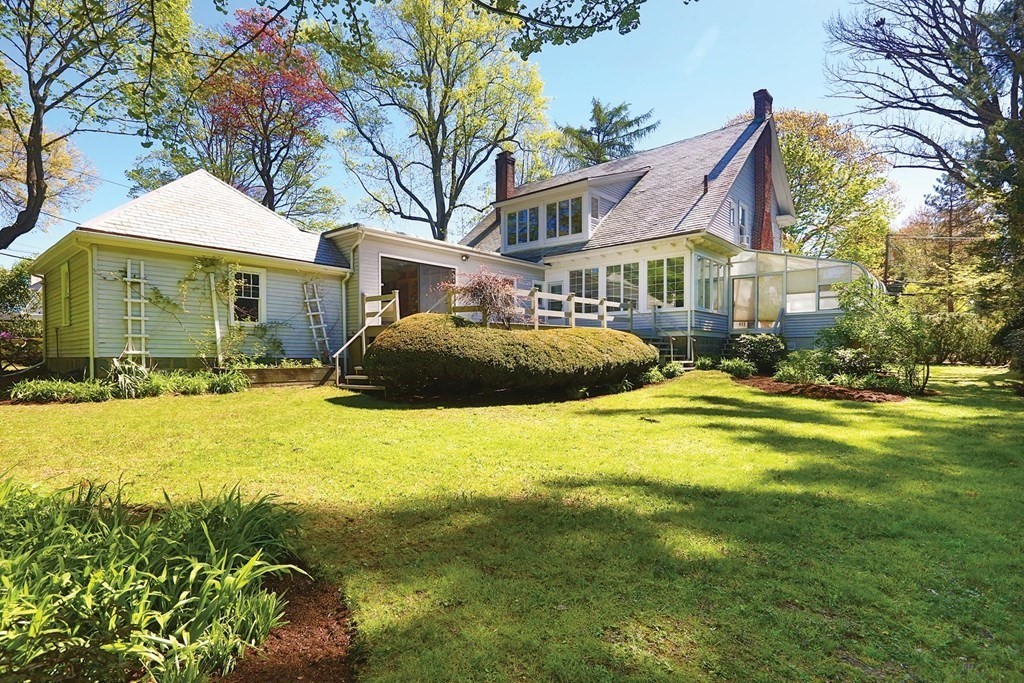 377 Waverley Ave