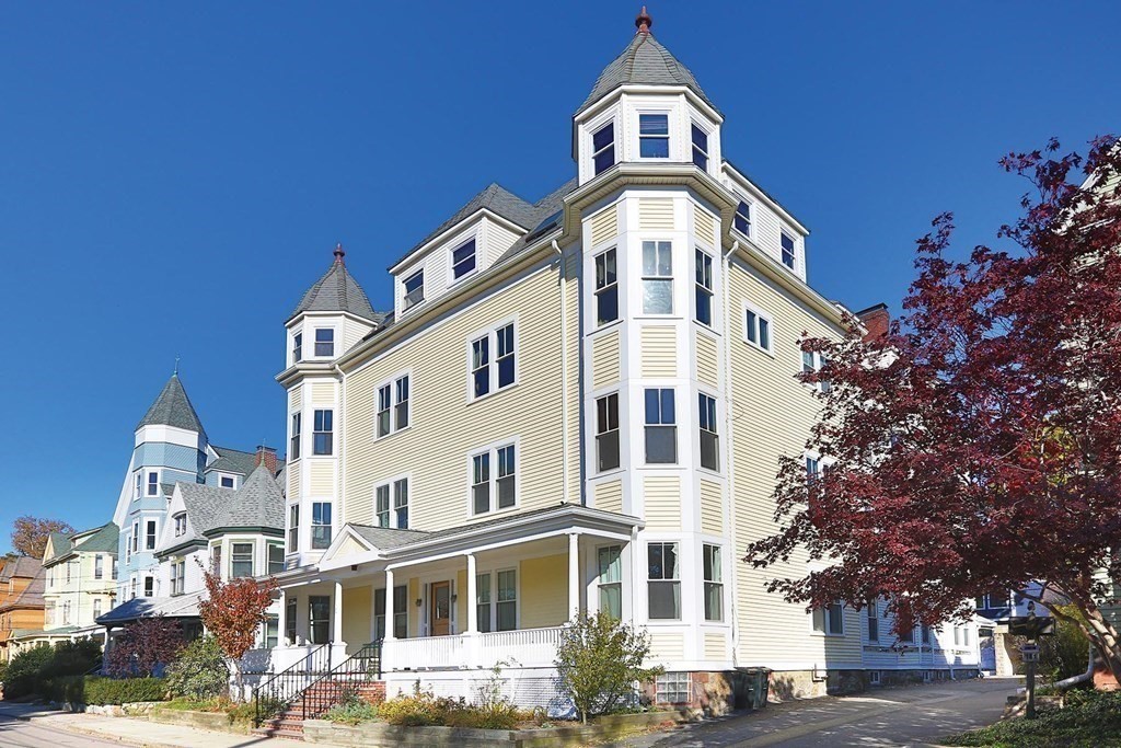 185 Davis Ave # 7