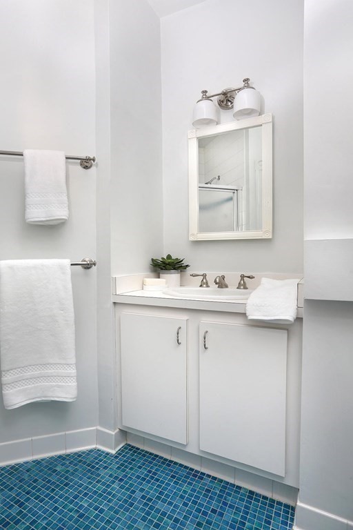 185 Davis Ave # 7