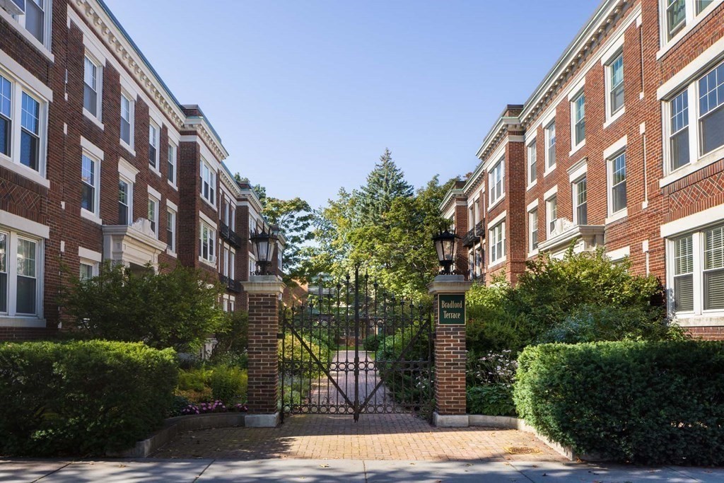 4 Bradford Terrace # 4