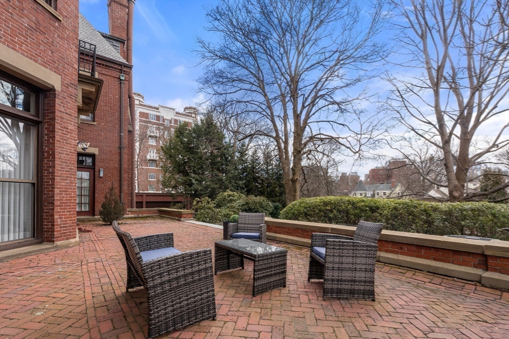 287 Kent St # 1