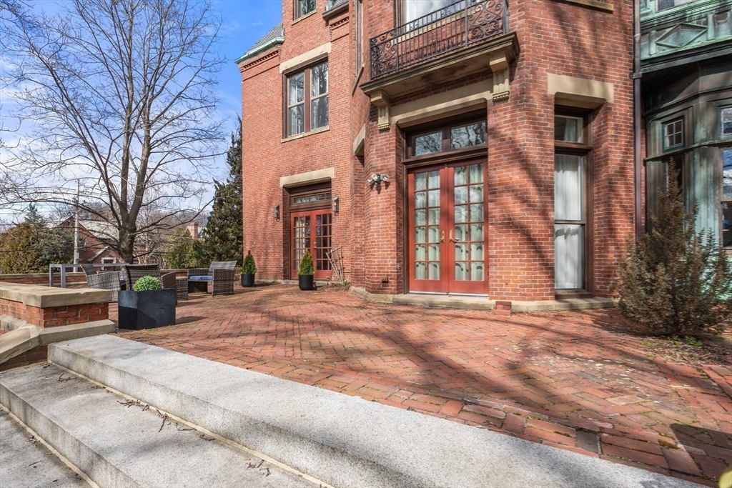 287 Kent St # 1