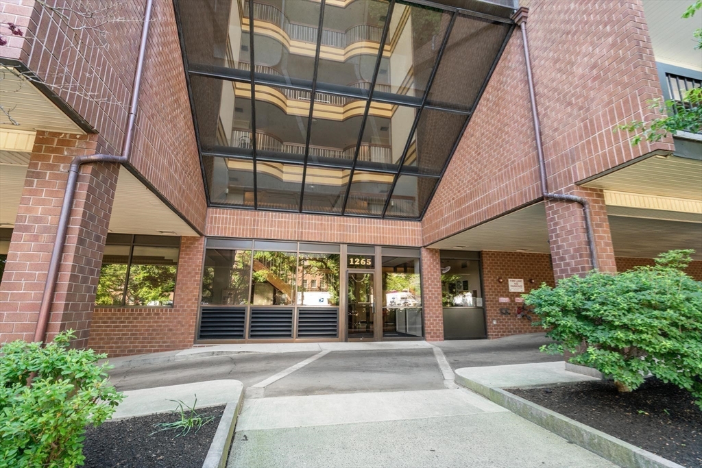 1265 Beacon # 802