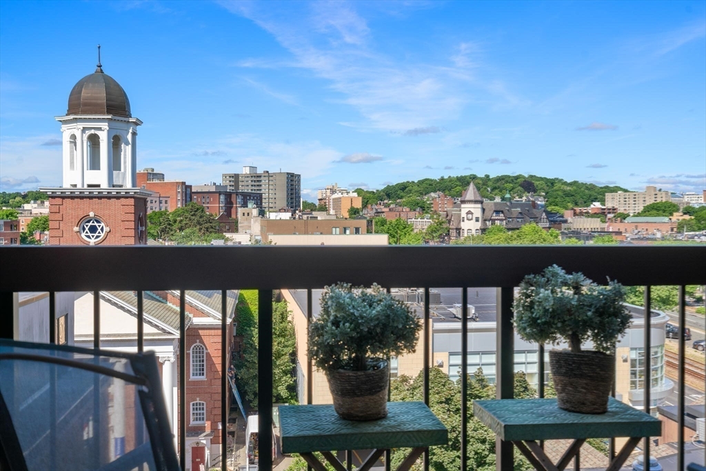 1265 Beacon # 802
