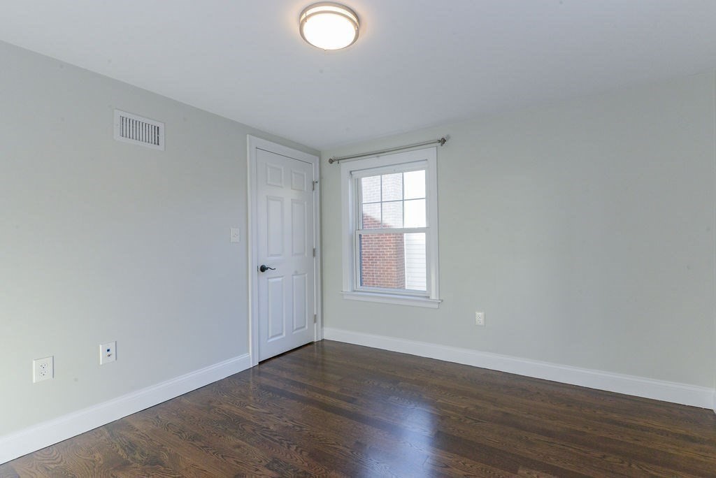 10 Hazelmere Rd