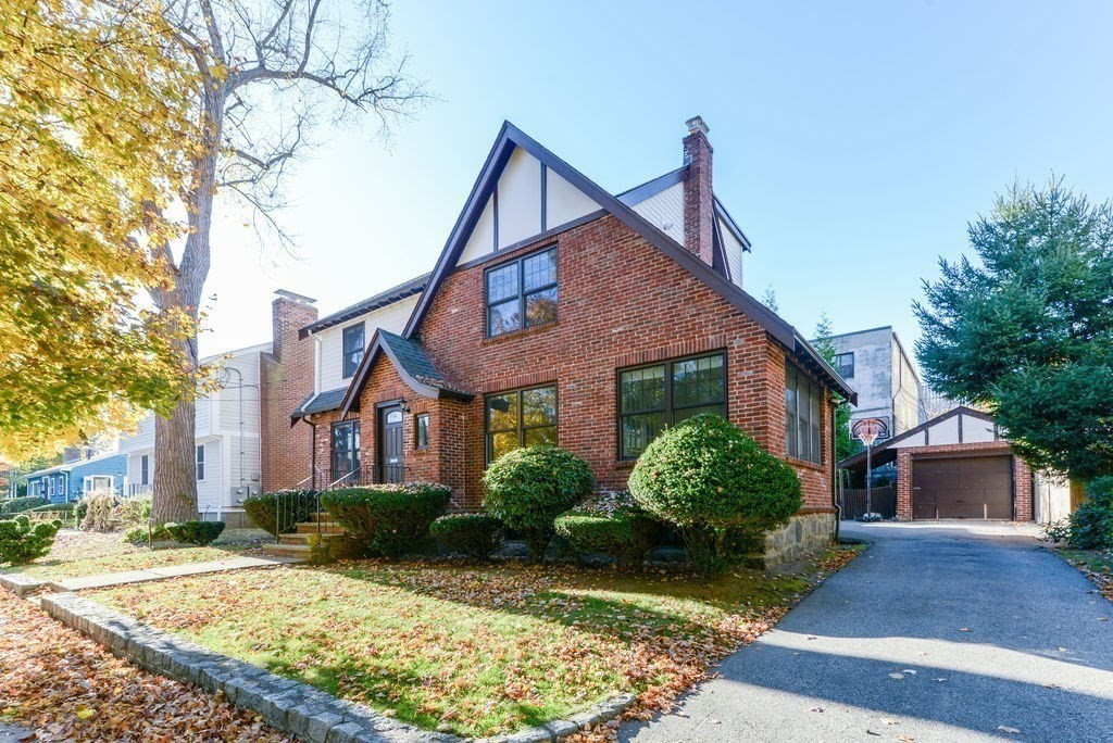 10 Hazelmere Rd