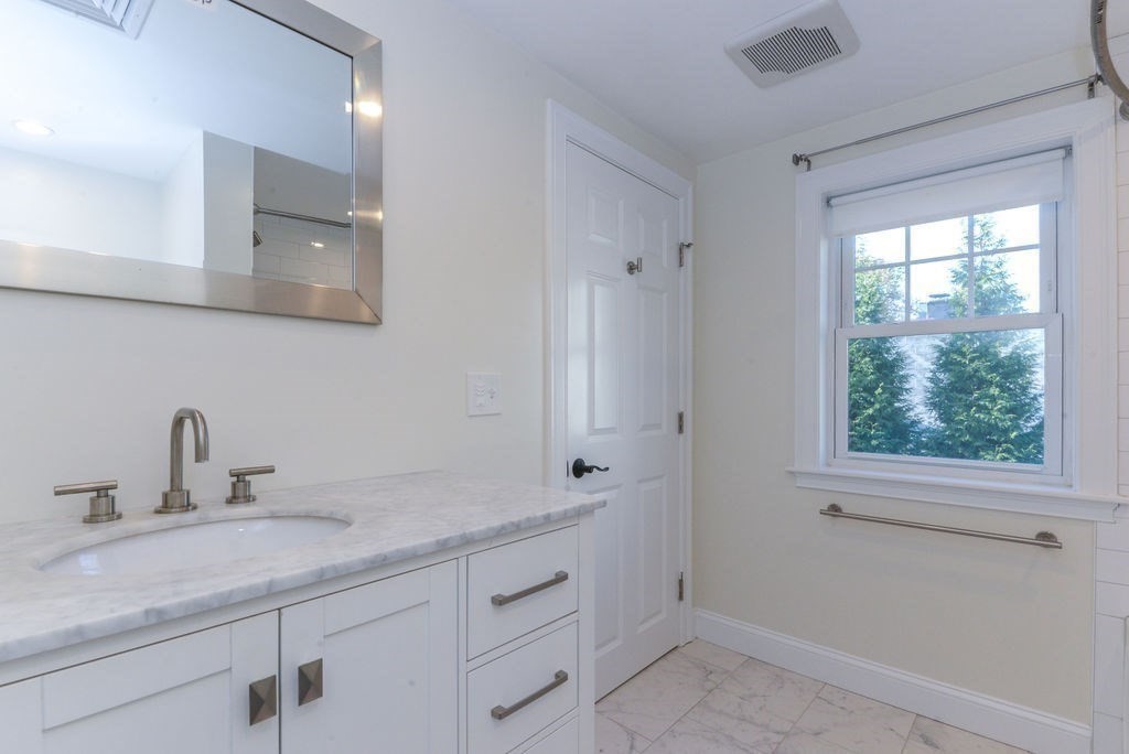 10 Hazelmere Rd