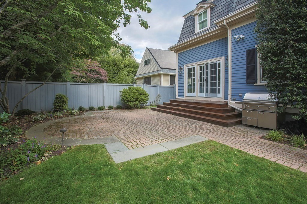 131 Sumner St