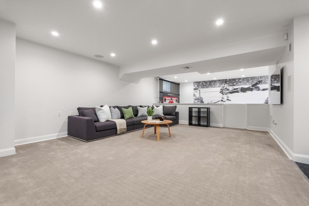 131 Sumner St