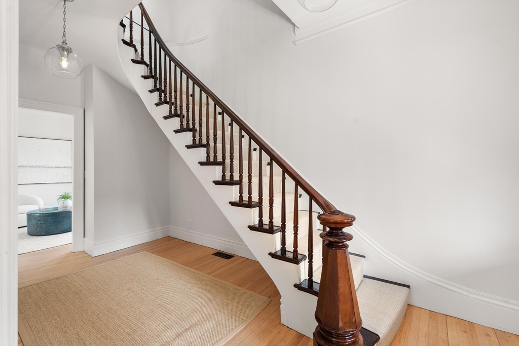 131 Sumner St