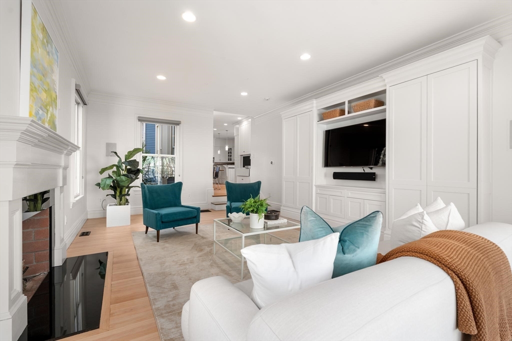 131 Sumner St