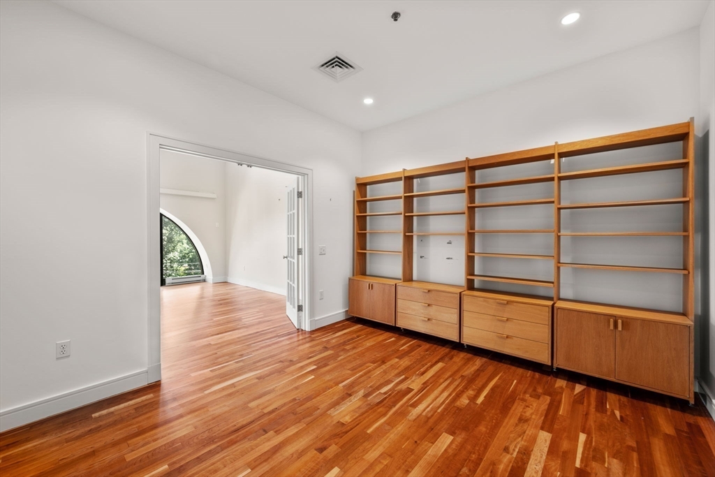 2420 Beacon # 402