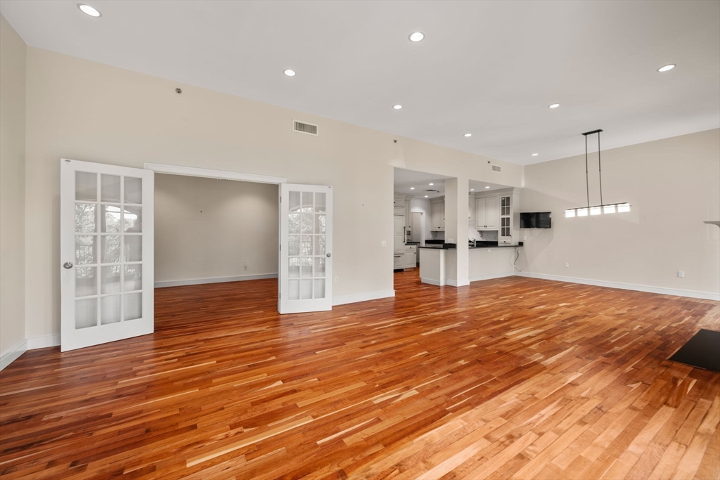 2420 Beacon # 402