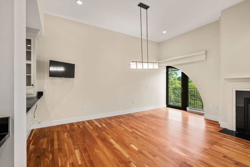 2420 Beacon # 402