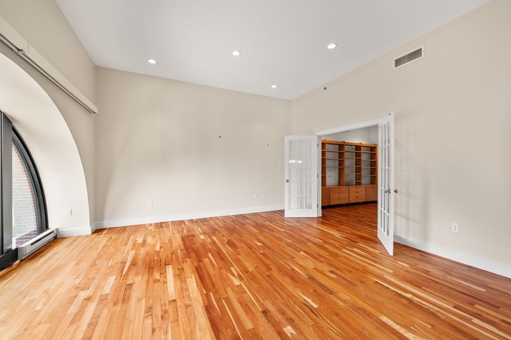 2420 Beacon # 402