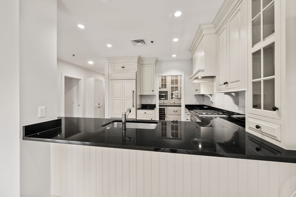 2420 Beacon # 402